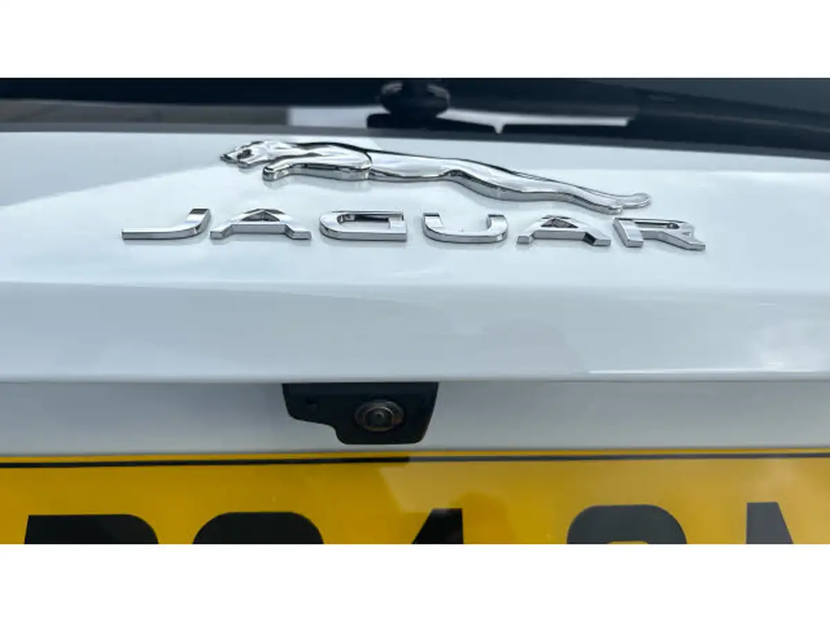 2023-jaguar-e-pace-15-p300e-r-dynamic-se-big-11
