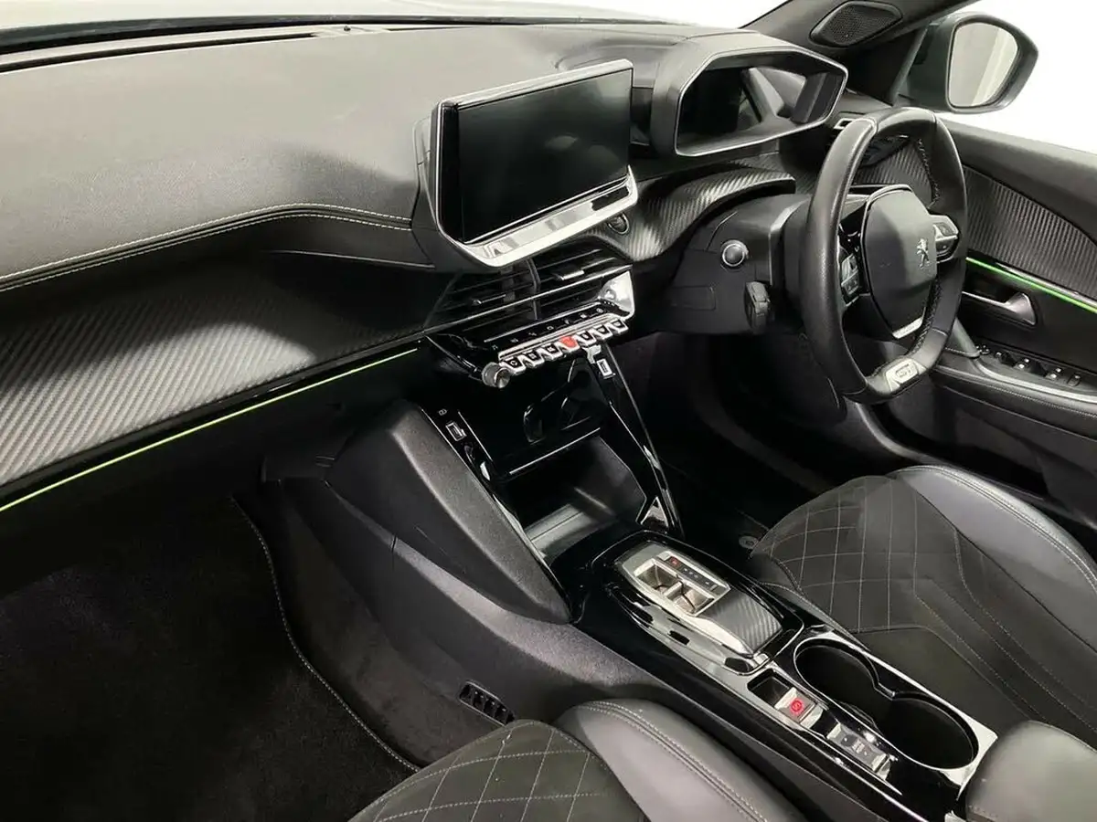 2022-peugeot-2008-suv-e-gt-premium-big-5
