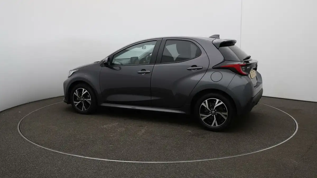 2024-toyota-yaris-15-vvt-i-design-big-45