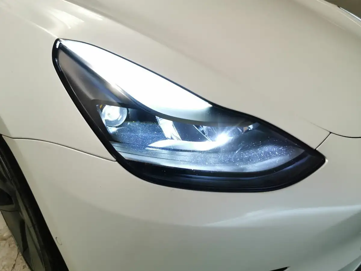 2020-tesla-model-3-e-standard-plus-big-4