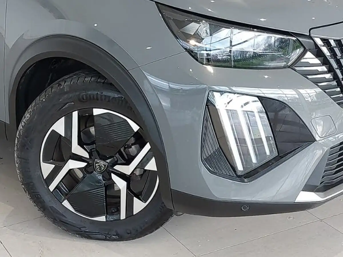 2023-peugeot-2008-suv-big-8