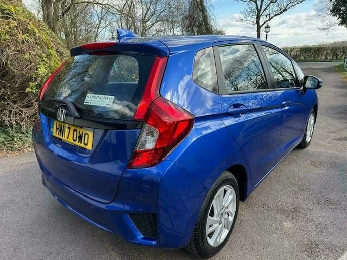 2017-honda-jazz-13-i-vtec-se-cvt-big-5