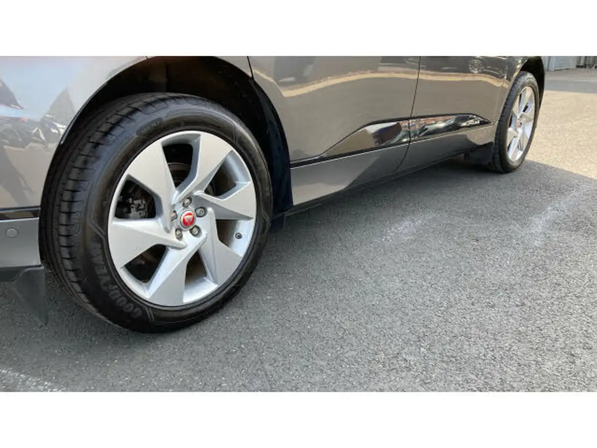 2018-jaguar-i-pace-ev400-se-big-35