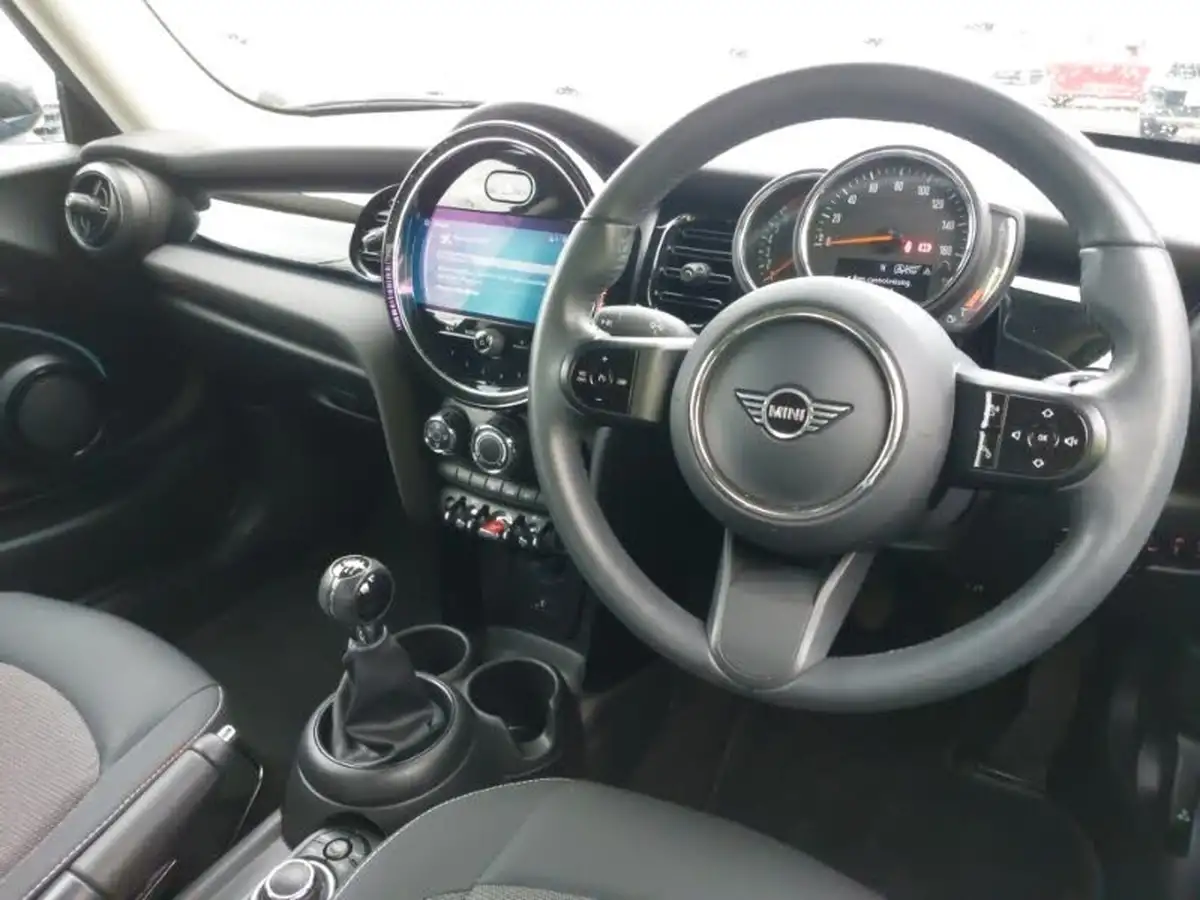 2022-mini-cooper-15-cooper-classic-hatchback-3d-big-14
