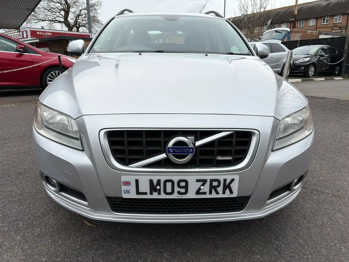 2009-volvo-v70-20td-r-design-se-big-1
