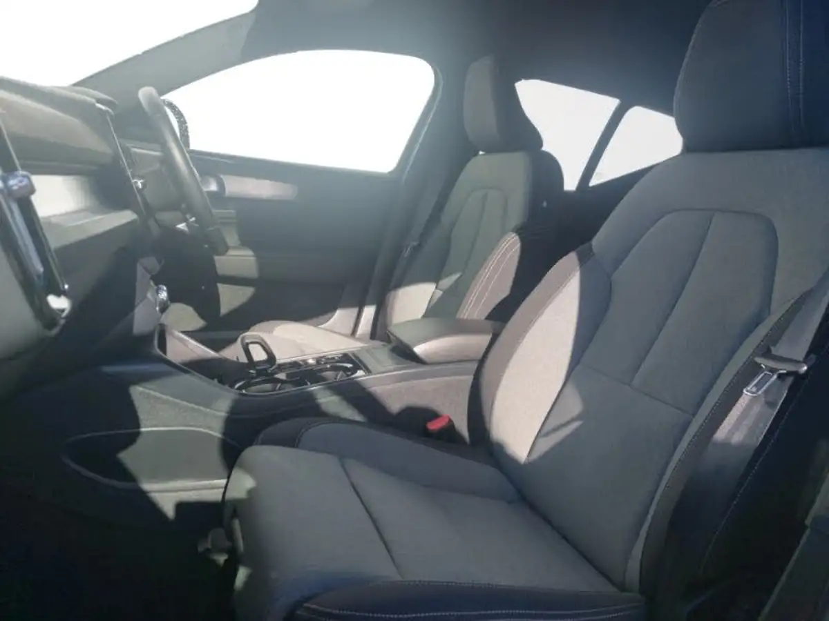 2022-volvo-xc40-20-b3-plus-big-4