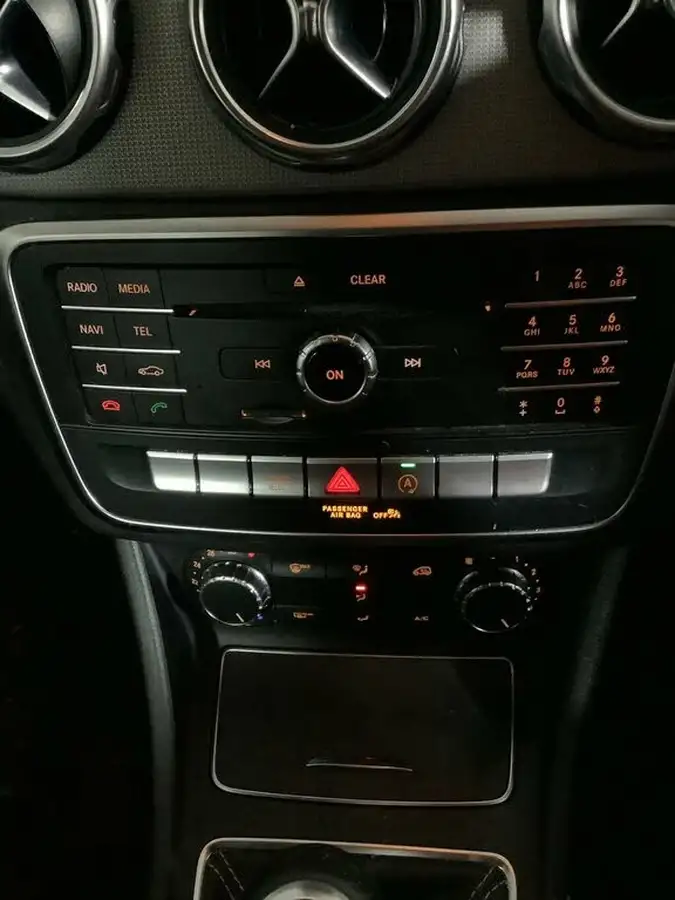 2018-mercedes-benz-gla-class-16-gla-180-urban-edition-ss-big-19
