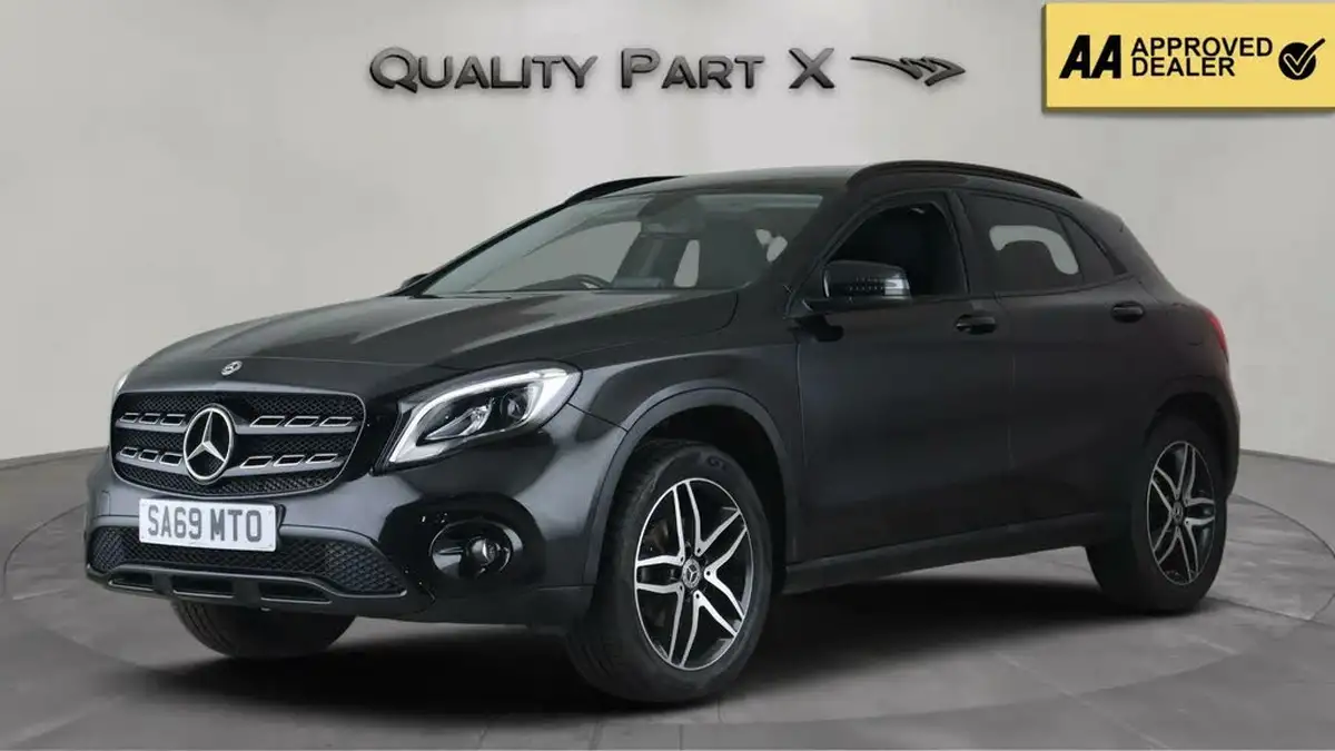 2019-mercedes-benz-gla-class-16-gla-180-urban-edition-big-2