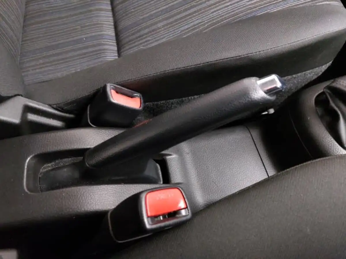 2014-suzuki-swift-12-sz2-93bhp-5d-big-15
