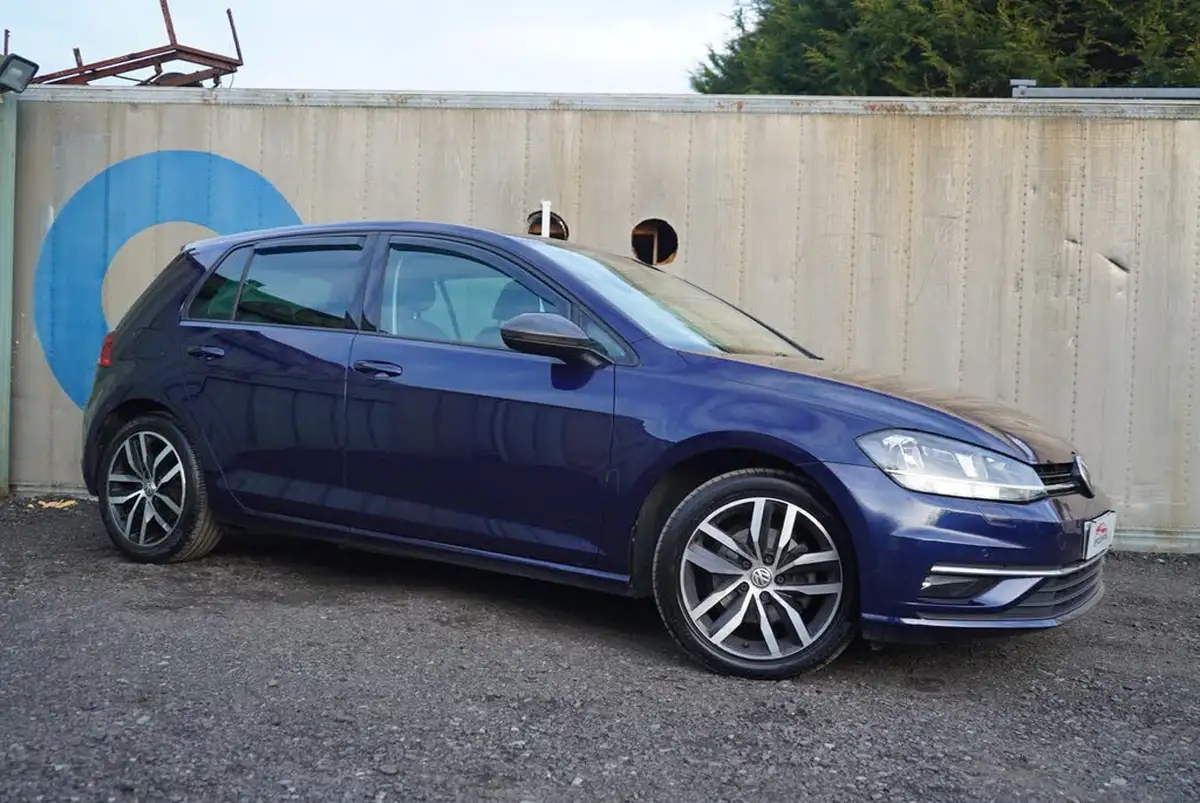 2017-volkswagen-golf-16tdi-gt-ss-hatchback-5d-big-32