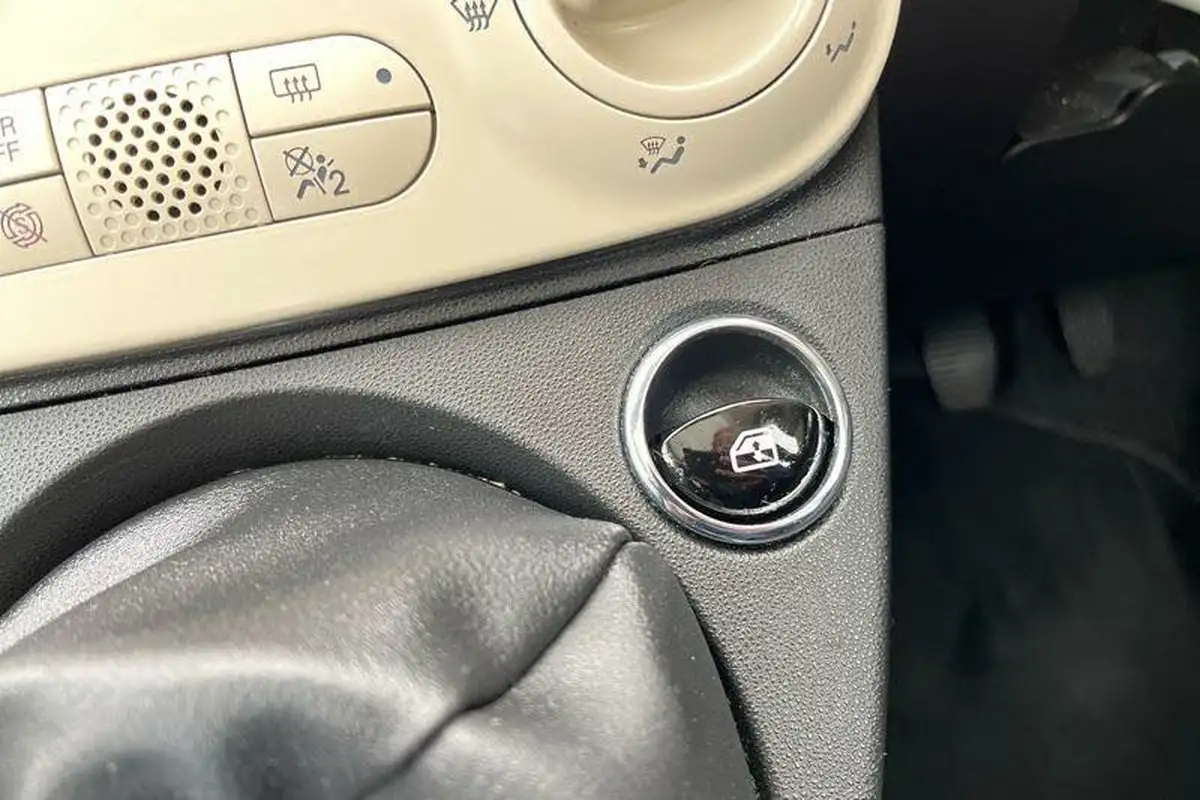 2019-fiat-500-12-lounge-ss-big-15