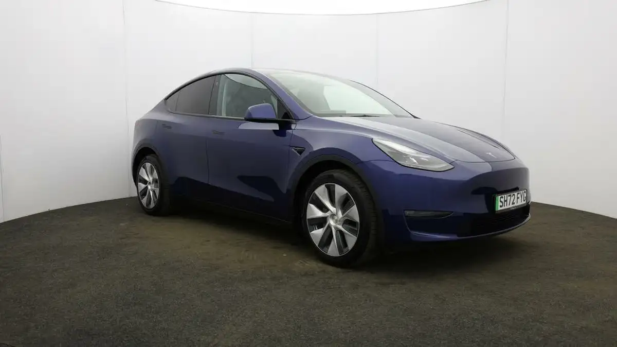 2022-tesla-model-y-e-long-range-big-41