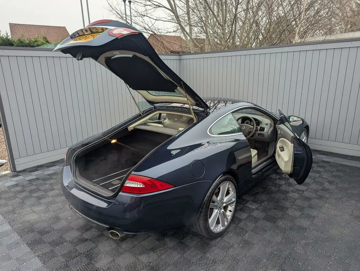 2010-jaguar-xk-50-portfolio-coupe-big-17
