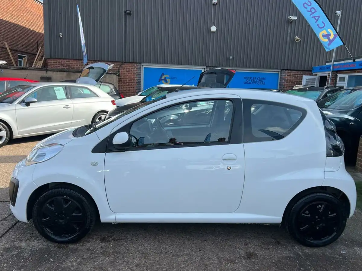 2014-citroen-c1-10-edition-3d-big-37