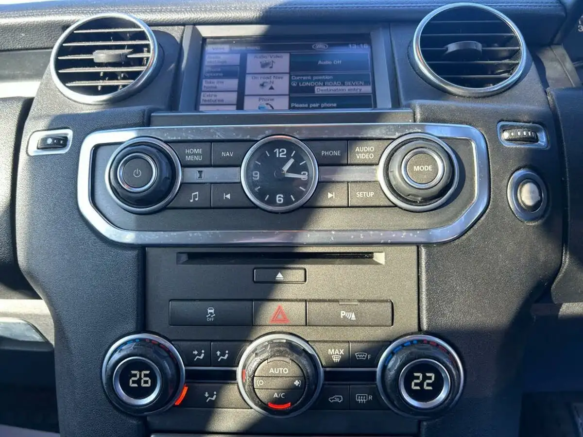 2011-land-rover-discovery-4-30td-30sdv6-255bhp-big-16