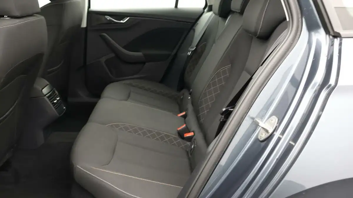 2021-skoda-kamiq-10-tsi-se-95ps-big-15