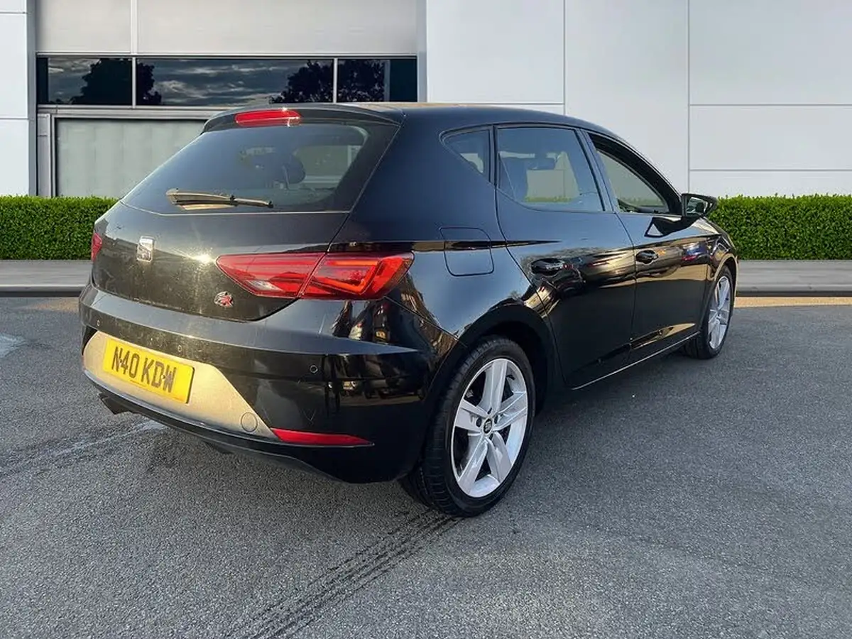 2017-seat-leon-14-ecotsi-fr-technology-hatchback-5d-big-7