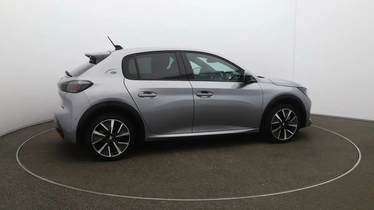 2022-peugeot-208-e-gt-136ps-50kwh-big-45