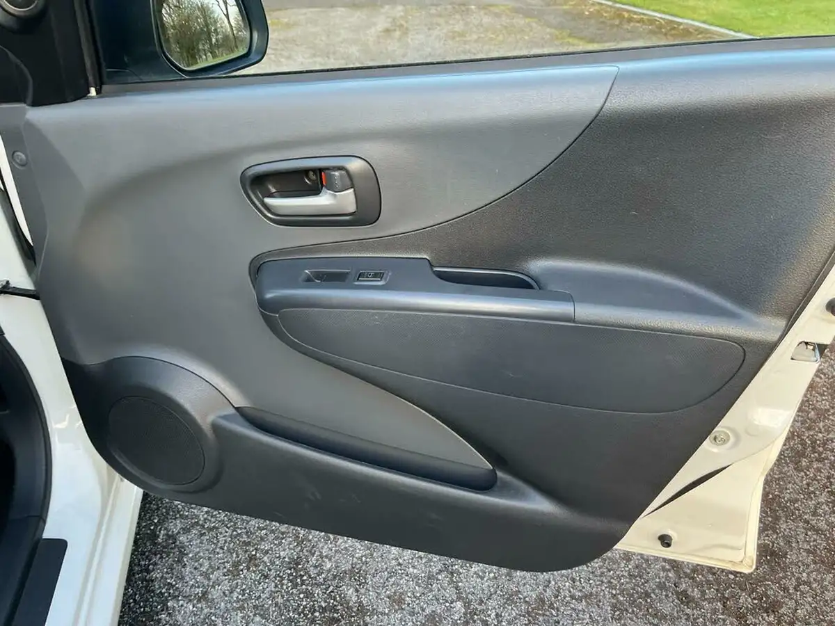 2015-suzuki-alto-10-sz-big-21
