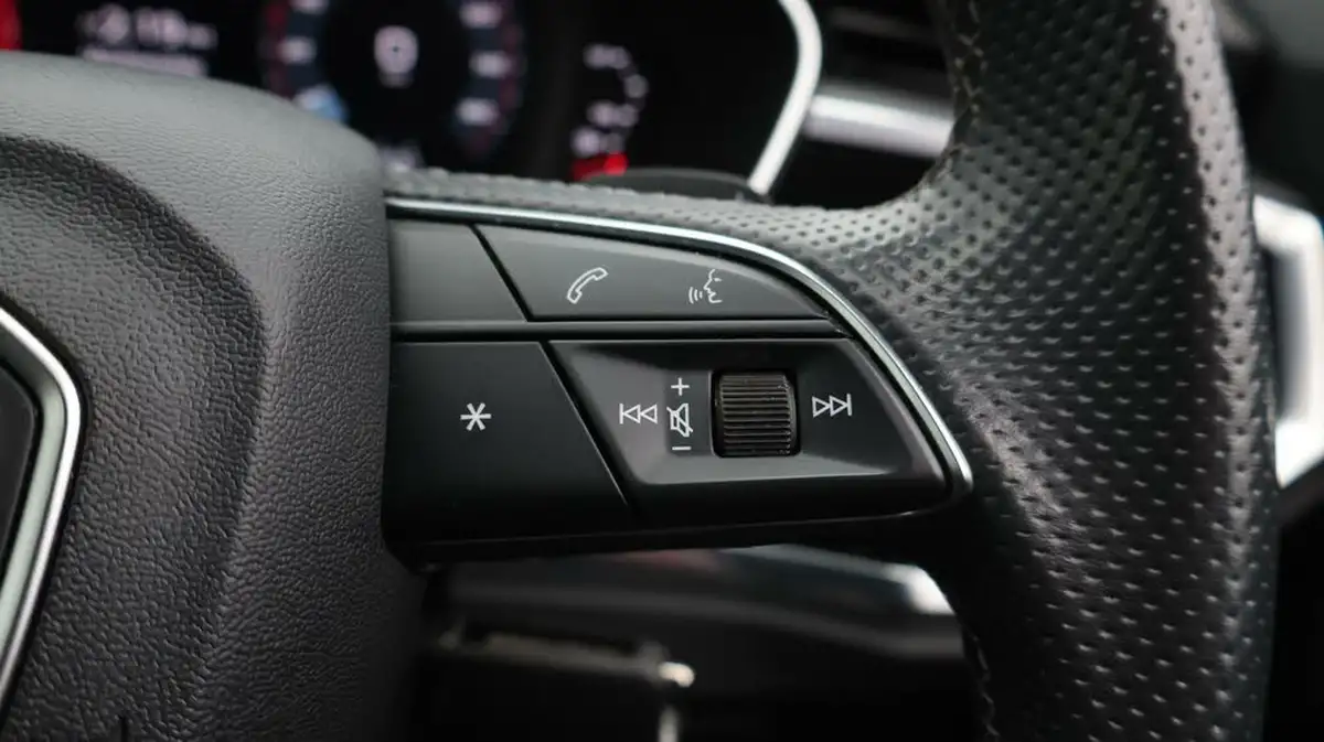 2021-audi-q3-15-35-tfsi-black-edition-codcomfort-sound-pack-station-wagon-big-26