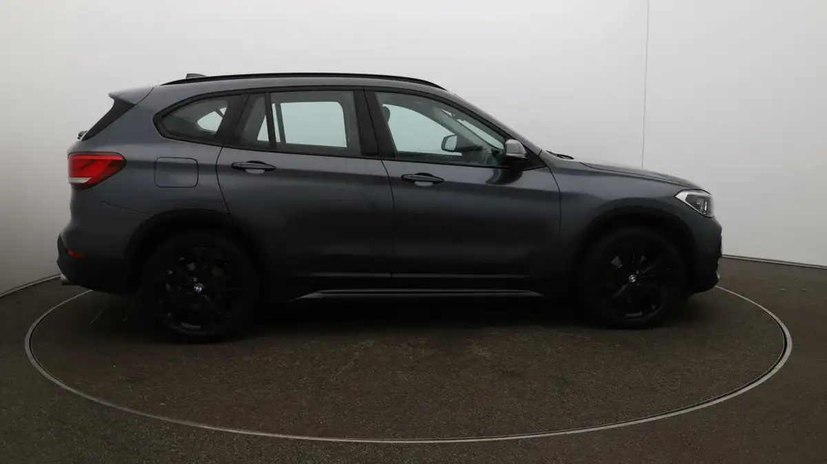 2021-bmw-x1-20-sdrive20i-sport-big-43