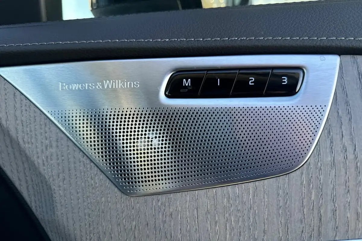 2024-volvo-xc90-20-b5-ultra-dark-big-36