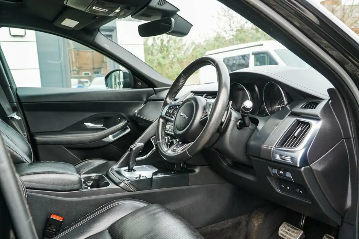 2019-jaguar-e-pace-20-i4d-r-dynamic-s-180ps-awd-auto-big-1
