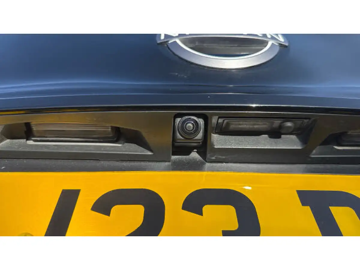 2023-nissan-leaf-e-tekna-39kwh-big-26