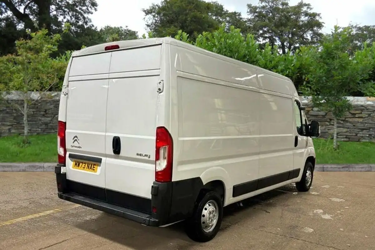 2023-citroen-relay-22bluehdi-35-l3h2-enterprise-edition-panel-big-8