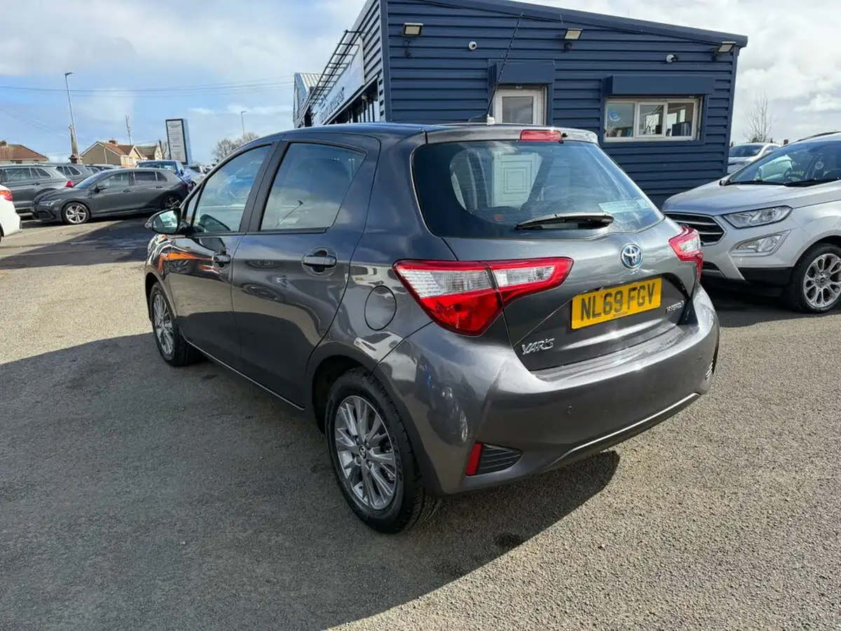2019-toyota-yaris-15-vvt-i-icon-tech-98bhp-hybrid-1497cc-e-cvt-big-20