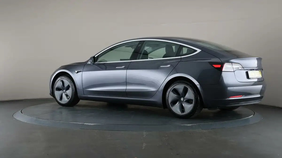 2020-tesla-model-3-e-standard-plus-big-71