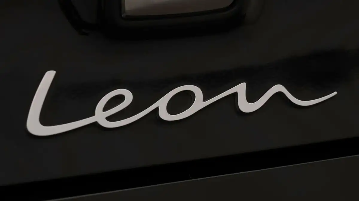 2020-seat-leon-14-e-hybrid-fr-hatchback-big-22