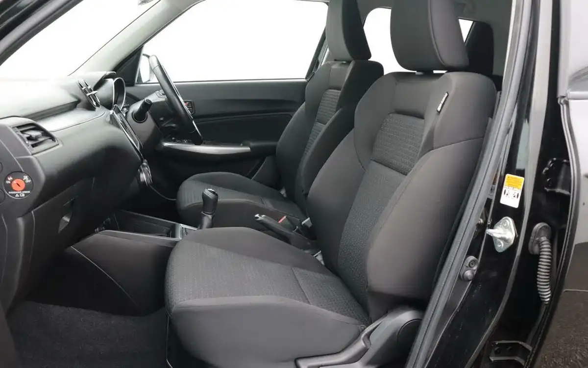 2021-suzuki-swift-12-dualjet-sz5-big-14