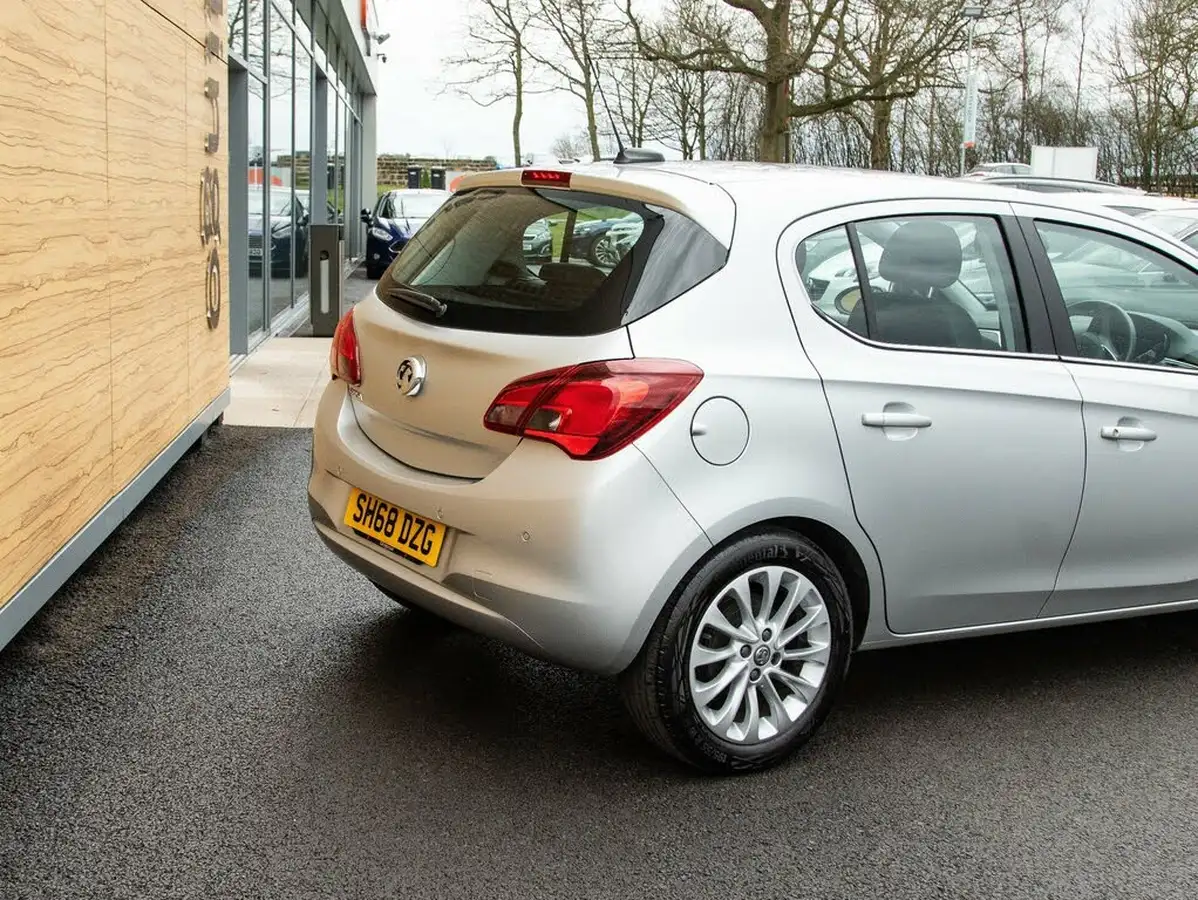 2018-vauxhall-corsa-14i-se-nav-90ps-ecotec-5d-auto-big-9