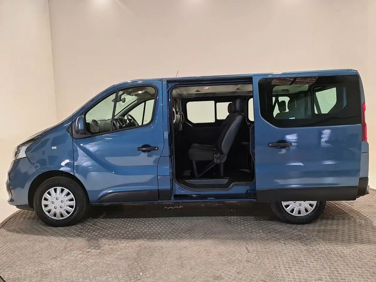 2019-renault-trafic-16dci-sl27-120-sport-nav-eu6c-bus-9-seats-big-4