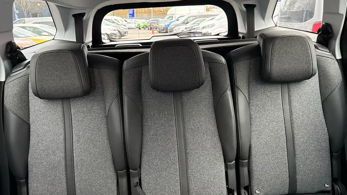 2019-peugeot-5008-suv-15-bluehdi-allure-eat8-big-24