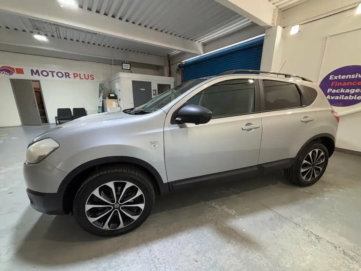 2013-nissan-qashqai-15td-360-big-9