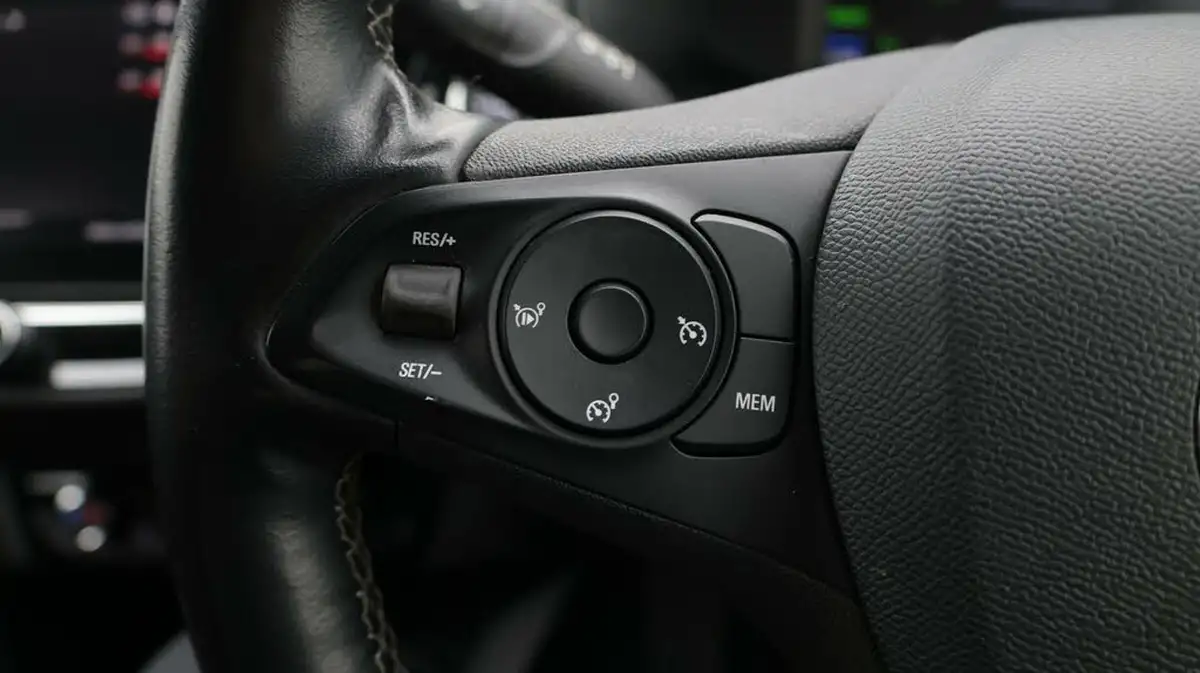 2022-vauxhall-corsa-e-sri-premium-big-23
