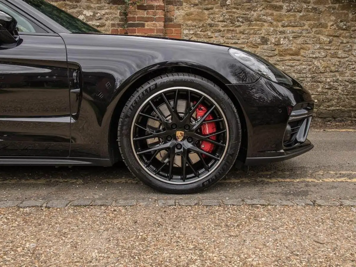 2020-porsche-panamera-40-v8-turbo-sport-turismo-big-8