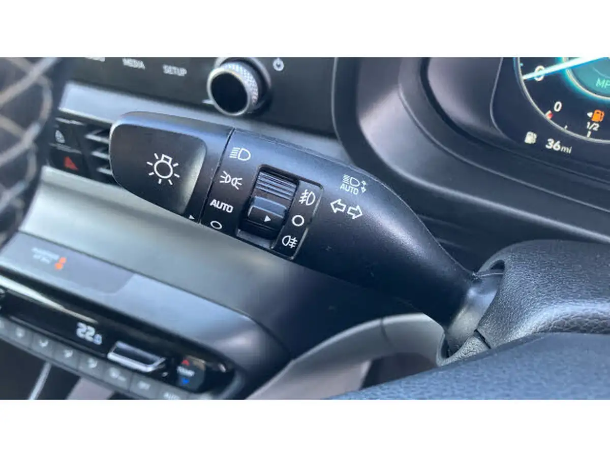 2023-hyundai-i20-10-t-gdi-ultimate-48-volt-hybrid-eclutch-imt-big-23