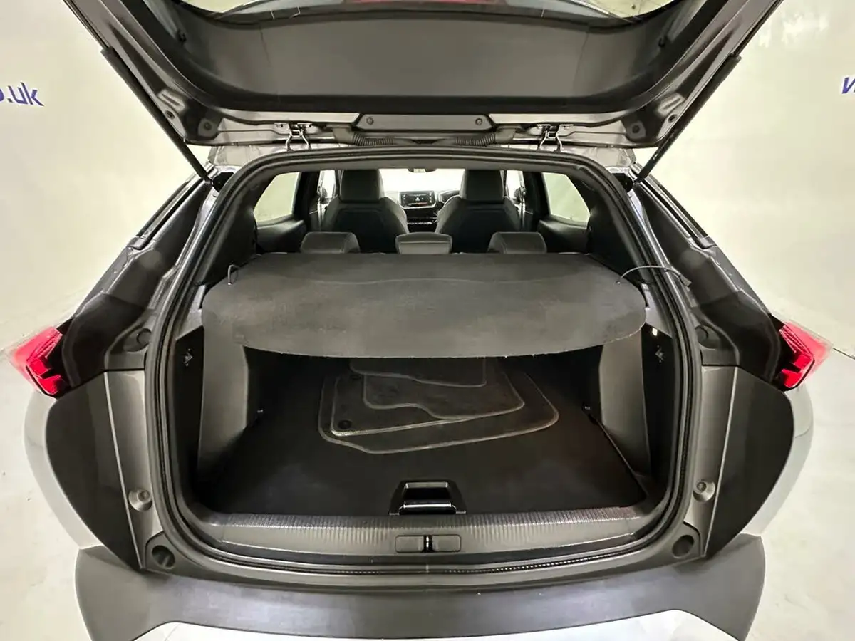 2022-peugeot-2008-suv-12-puretech-gt-big-22