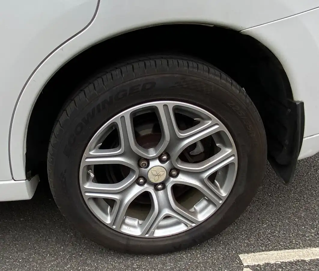 2014-mitsubishi-outlander-20-gx4h-big-31