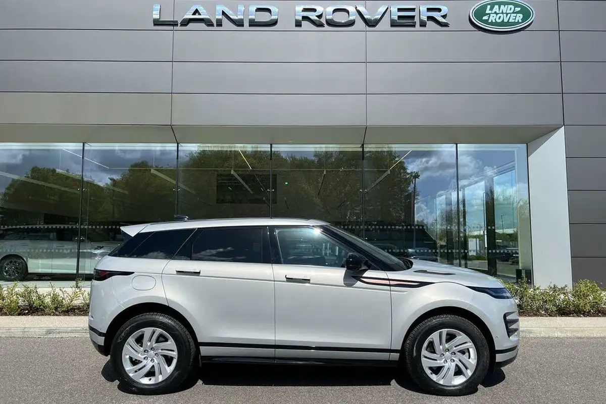 2024-land-rover-range-rover-evoque-15-p300e-dynamic-se-big-1