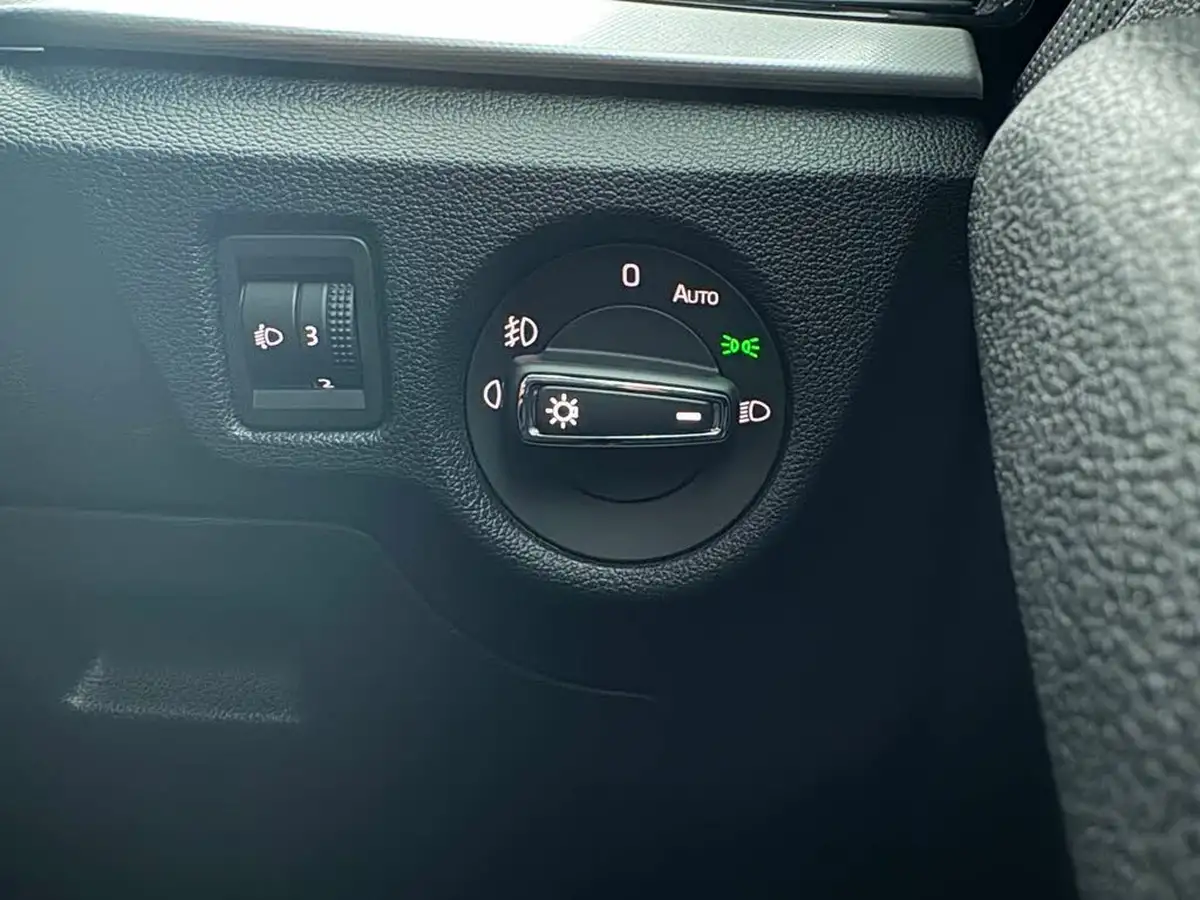 2019-skoda-scala-10-tsi-se-115ps-big-44