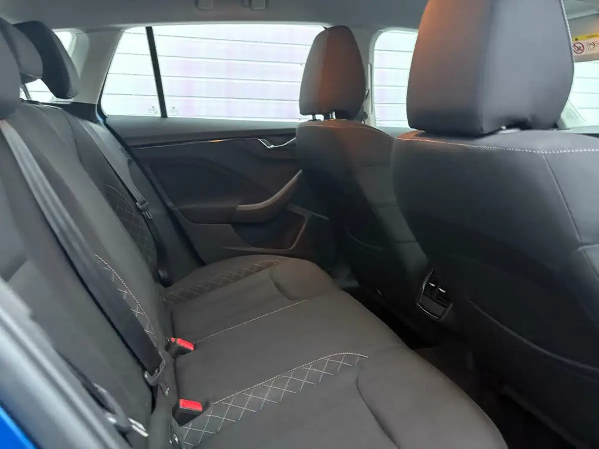 2019-skoda-scala-10-tsi-se-115ps-big-16