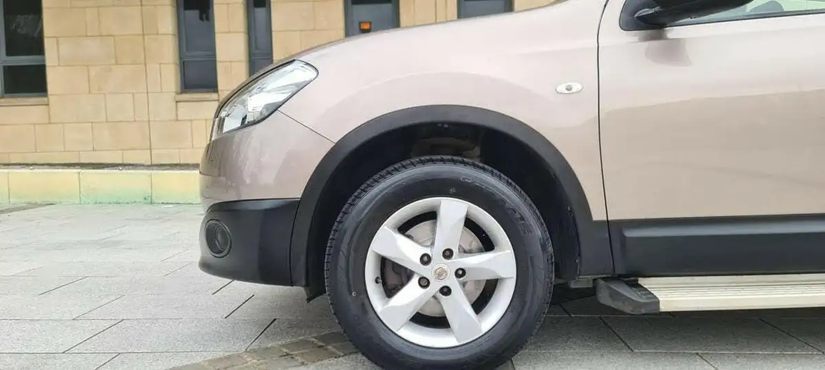 2010-nissan-qashqai-15td-visia-big-9