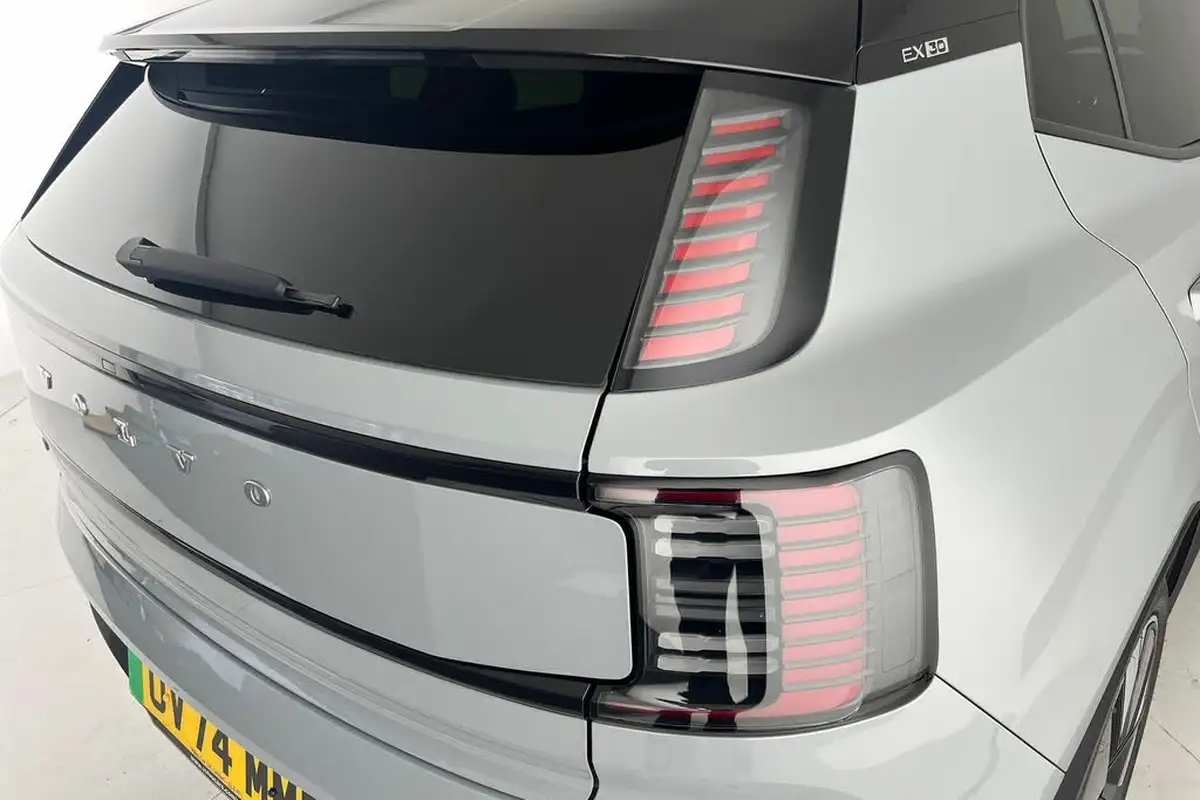 2024-volvo-ex30-e-single-motor-ultra-big-19