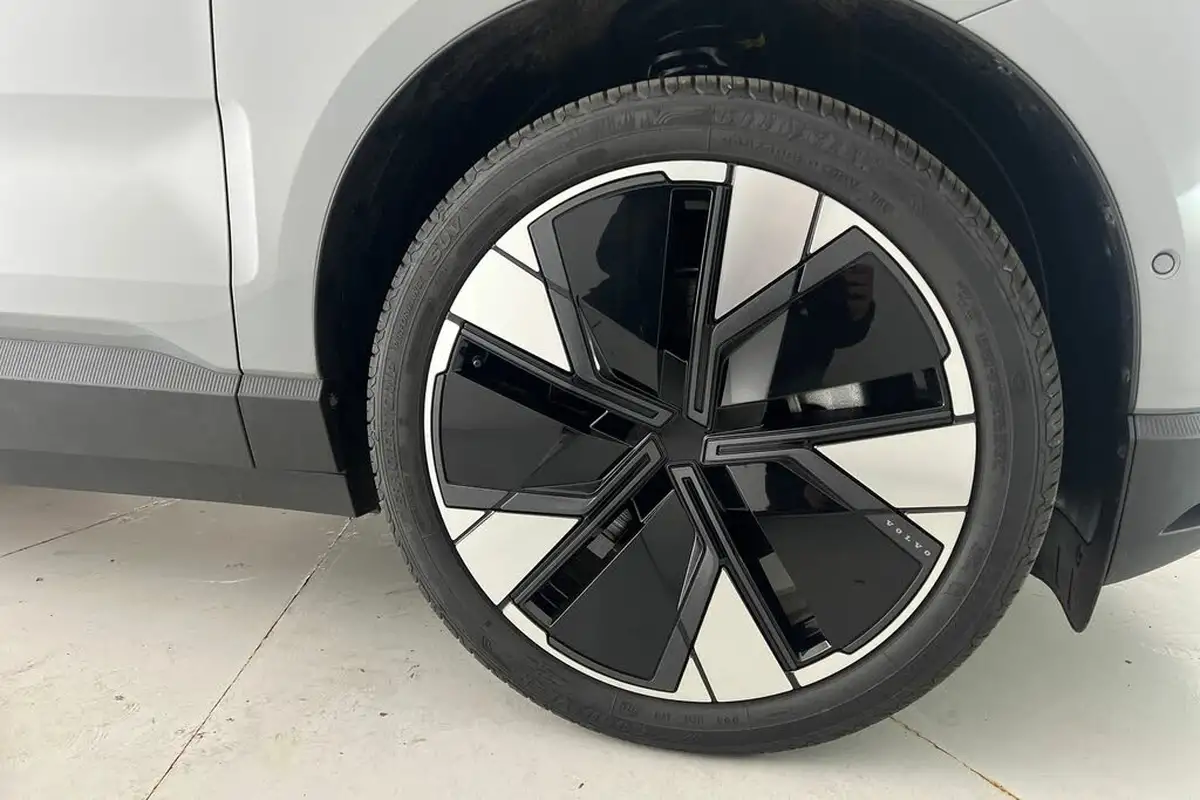 2024-volvo-ex30-e-single-motor-ultra-big-23