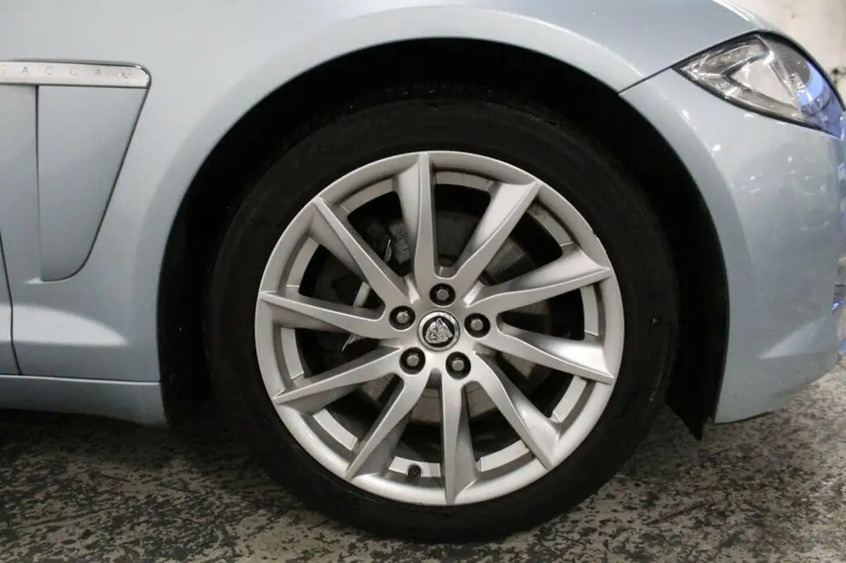 2013-jaguar-xf-30td-premium-luxury-ss-saloon-4d-auto-big-49