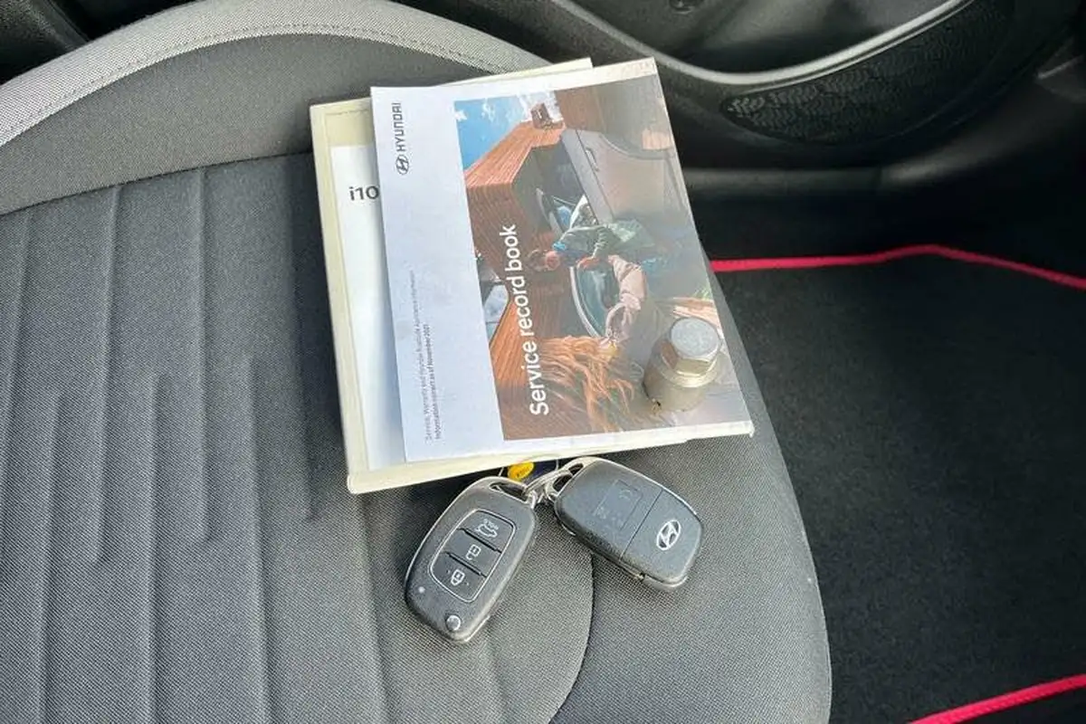 2022-hyundai-i10-12-premium-auto-big-21